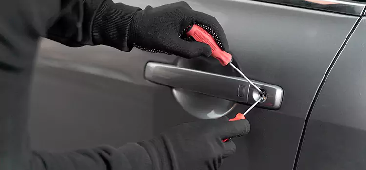 Locked Out of Car Help North Olmsted